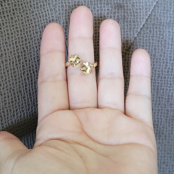 bleu💙 sage Champagne🍾 Colored Cube🧊 Crystals💎 Bypass Ring - NWT - Picture 4 of 16